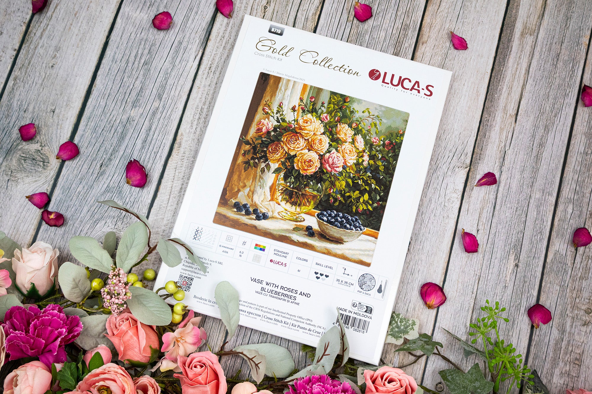 Cross Stitch Kit Luca-S GOLD - Vase with Roses and Blueberries, B719