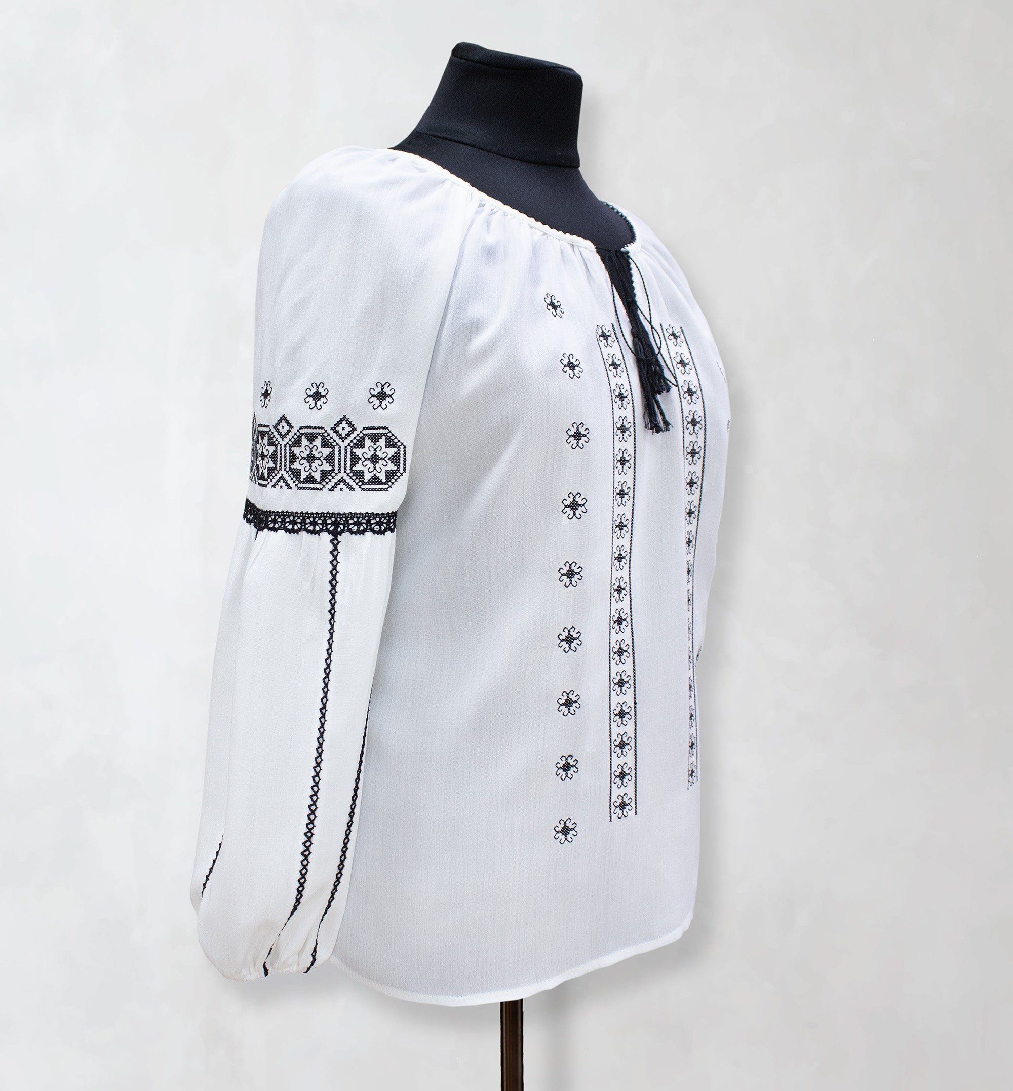 Romanian Traditional Blouse, F221