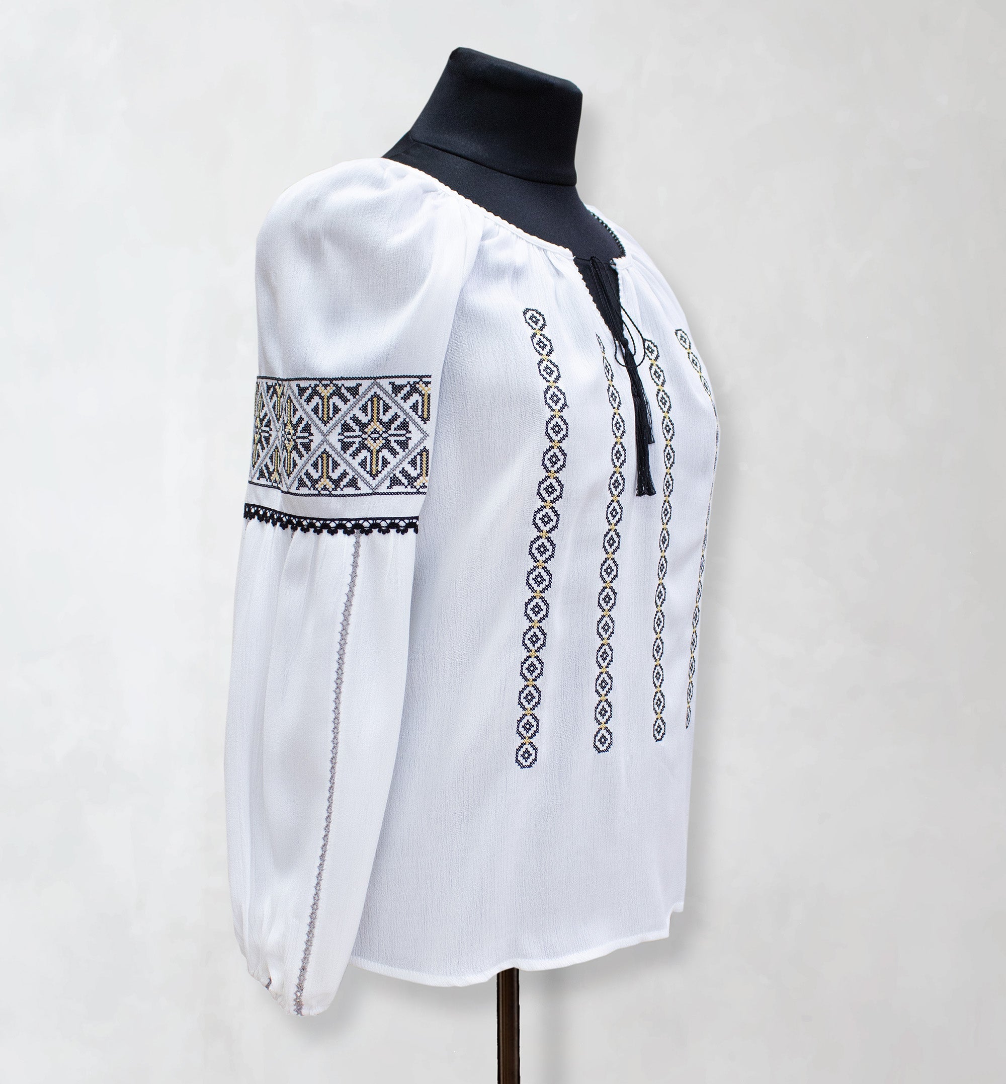 Romanian Traditional Blouse, F223