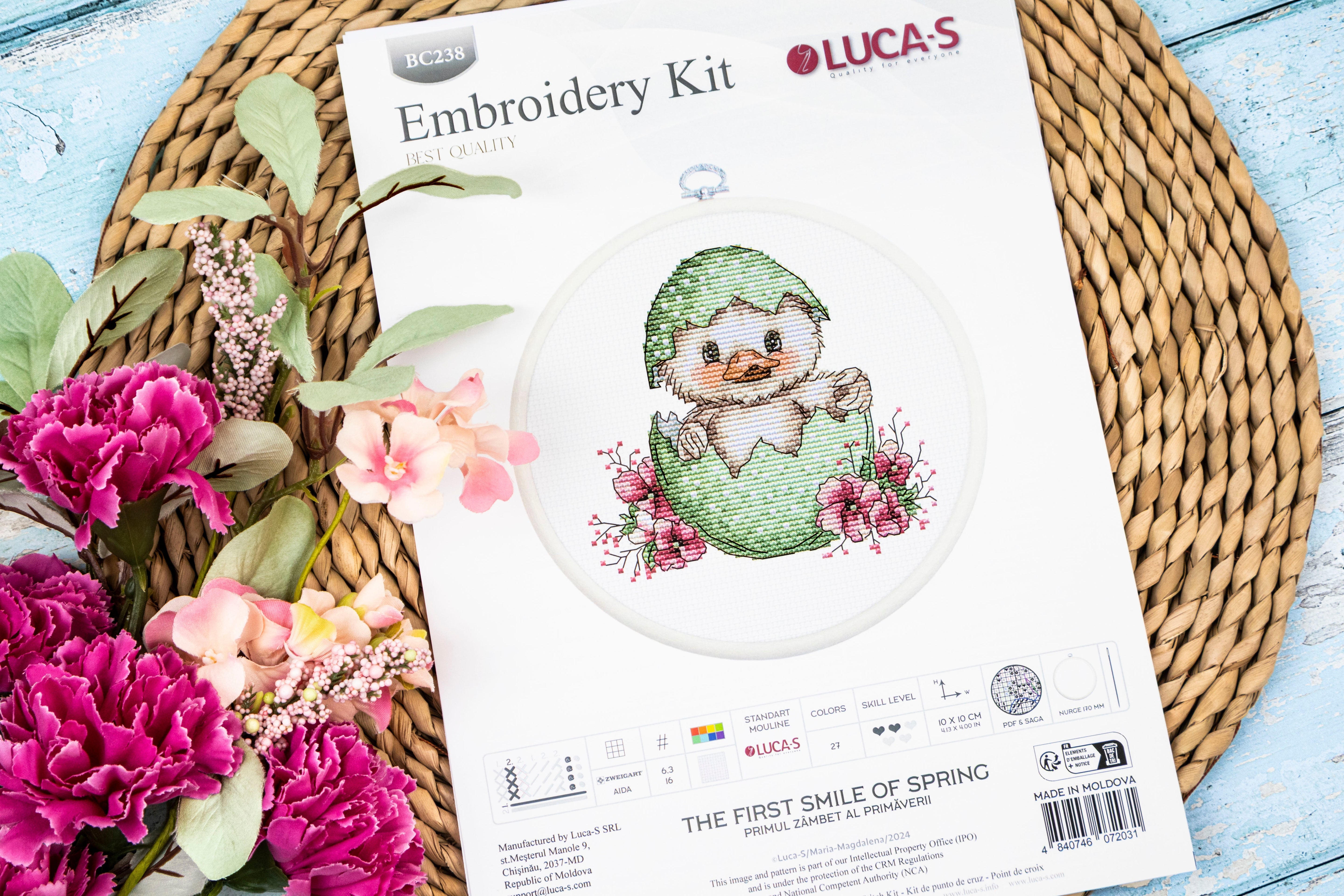 Cross Stitch Kit with Hoop Included Luca-S - The First Smile of Spring, BC238