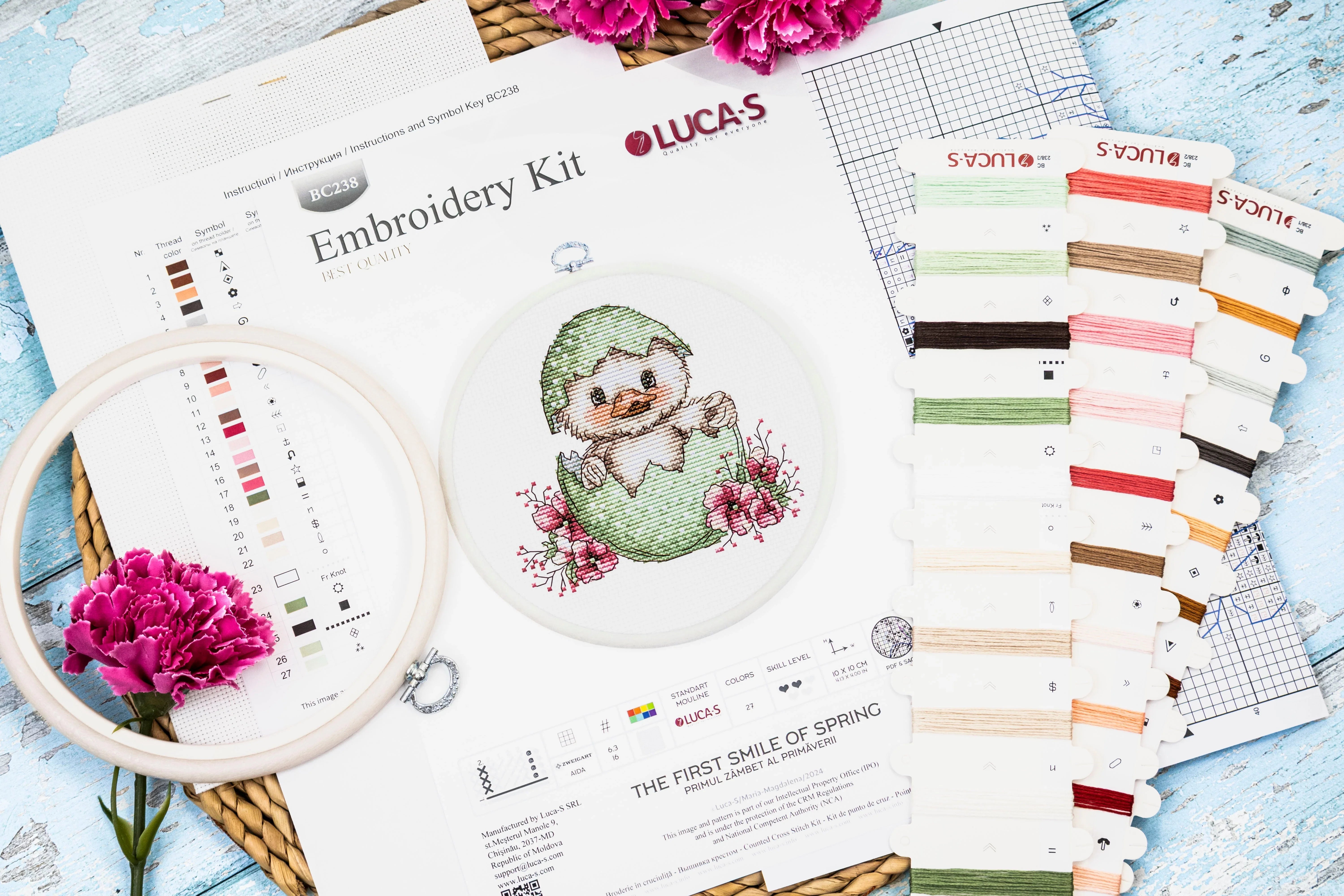 Cross Stitch Kit with Hoop Included Luca-S - The First Smile of Spring