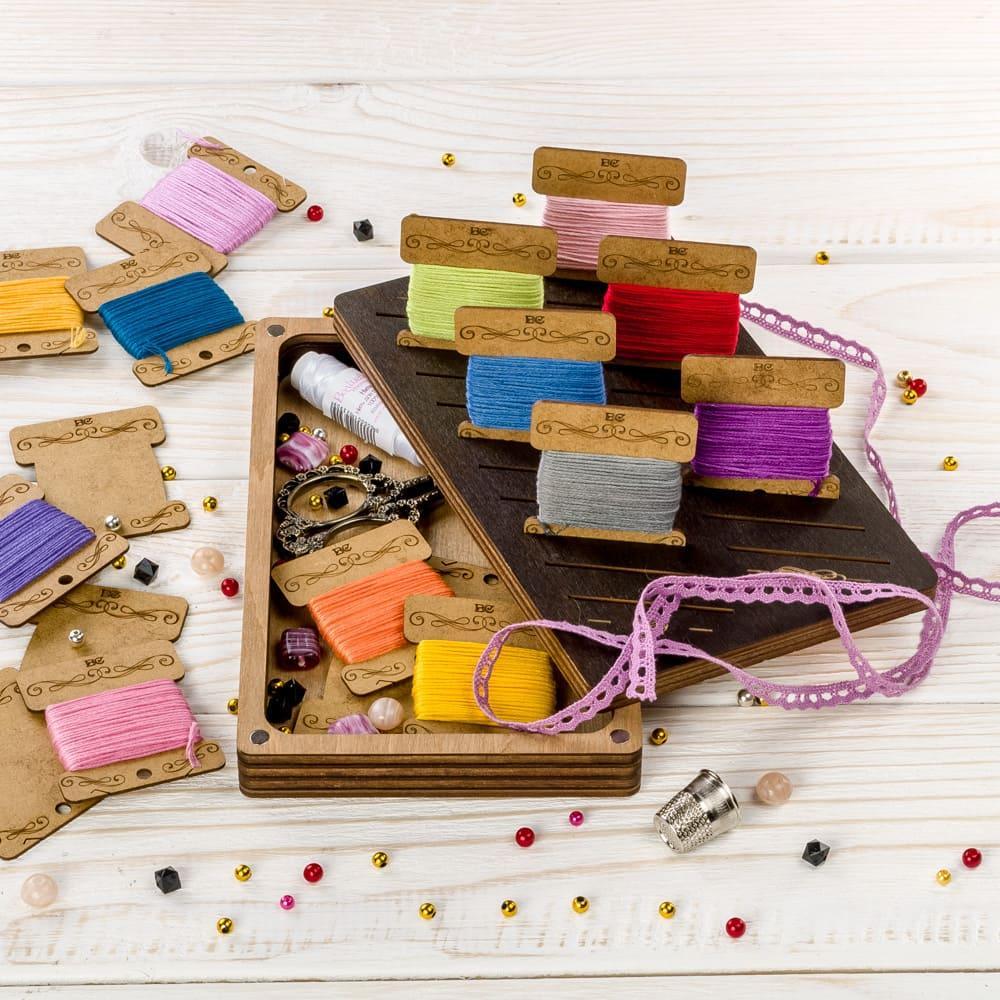 Storage Box for handcraft and 22 bobbins included – Luca-S