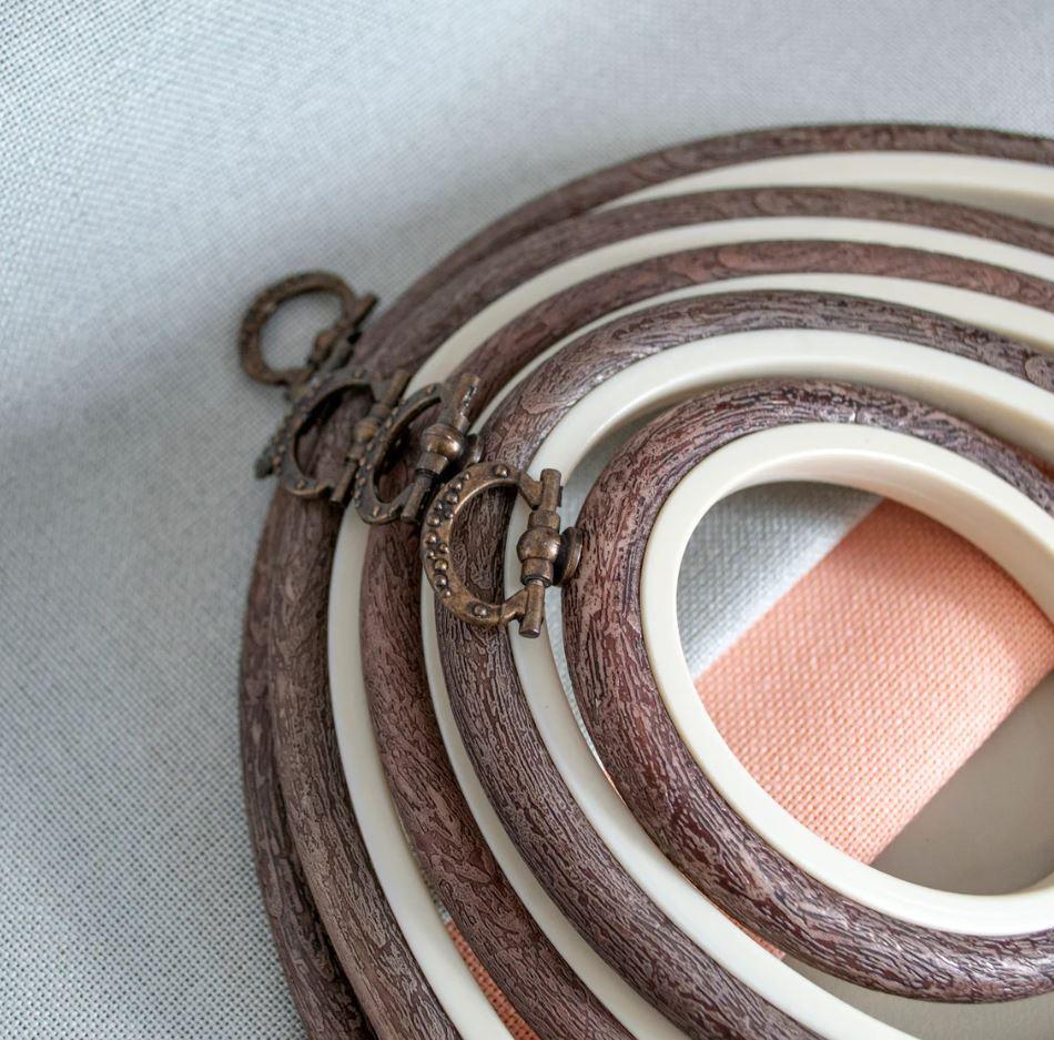 Brown Embroidery Round Hoop - Nurge Flexible Hoop, Round Cross Stitch Hoop - Luca-S Hoops