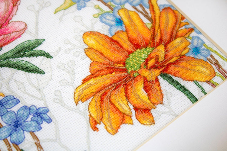 Cross Stitch Pattern Luca-S - Flowers and Butterflies, P4019 - Luca-S 